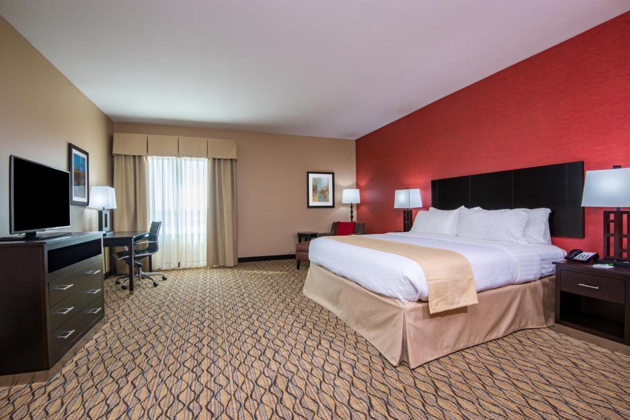 Holiday Inn Salina By Ihg Kültér fotó